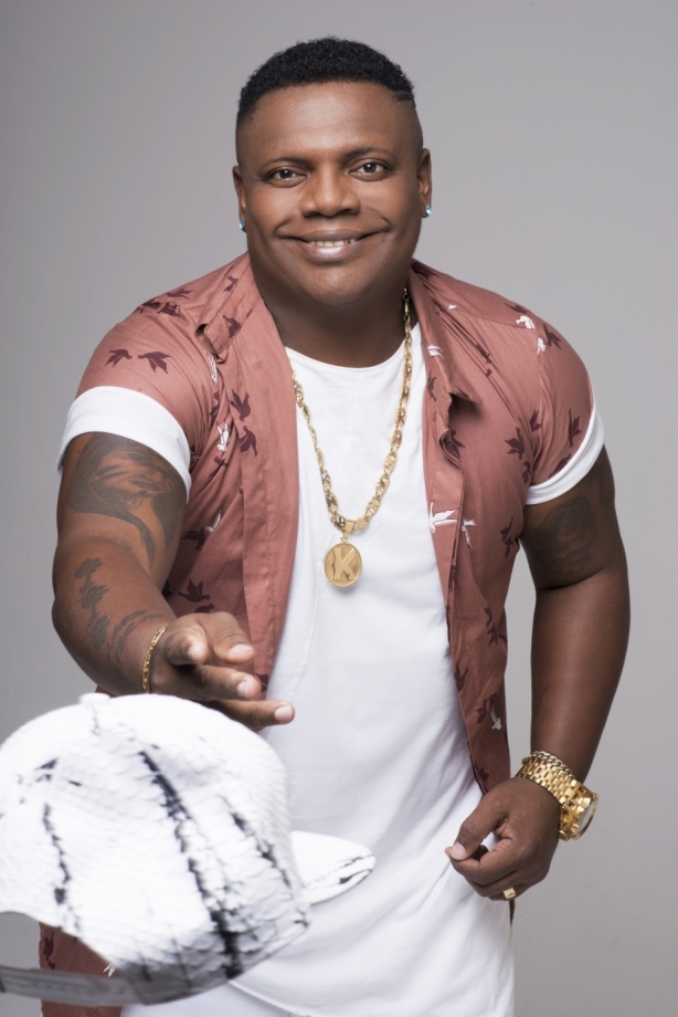  MC Marcinho canta sucessos
