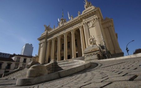 Alerj: Secretarias de Saúde deverão publicar listagem de vacinados diariamente