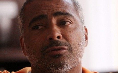 Romário usa rede social para agradecer equipe médica responsável por cirurgia emergencial 