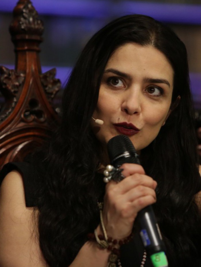 A nova novela das 6 da Globo, Tempo de Amar  foi apresentada no Real Gabinete Portugu&ecirc;s de Leitura, no Centro do Rio de Janeiro, pelos atores Tony Ramos, Let&iacute;cia Sabatella, Bruno Cabrerizo, Vit&oacute;ria Strada, o autor Alcides Nogueira e o diretor art&iacute;stico Jayme Monjardim, que tem estreia prevista para setembro. No evento,  os atores declamaram poesias e apresentaram a hist&oacute;ria do folhetim, que fala das rela&ccedil;&otilde;es humanas. A atriz Let&iacute;cia Sabatella.