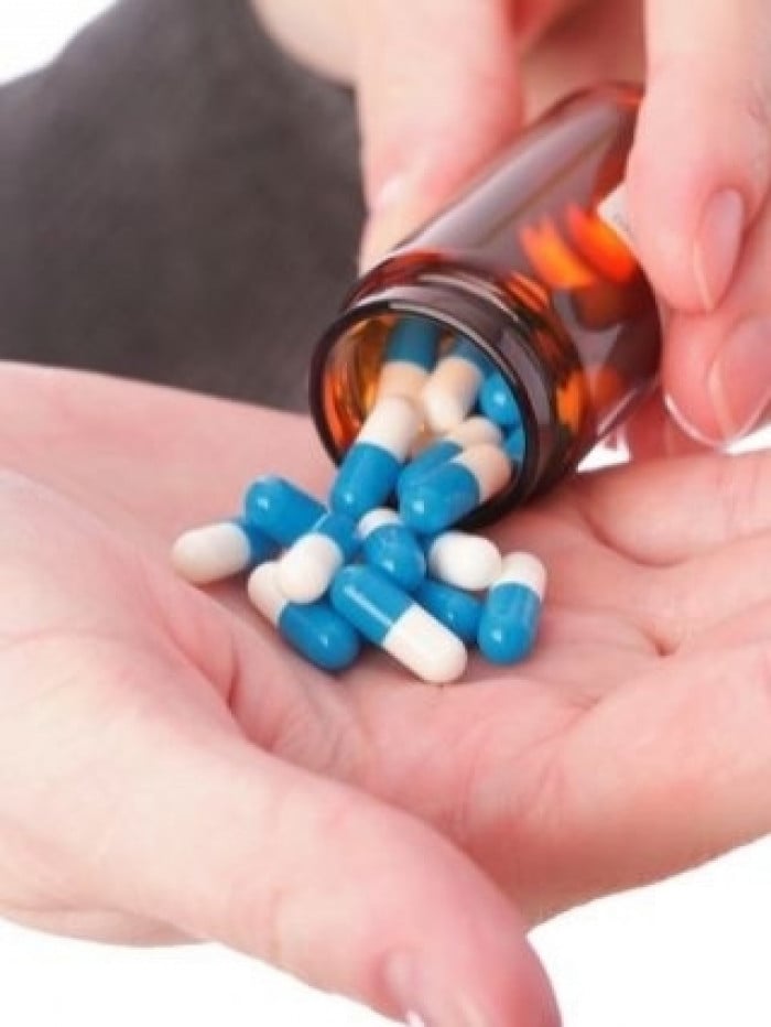 O Prêmio de Medicina foi para Lieven A. Schenk, Tahmine Fadai e Christian Büchel, \'por demonstrarem que medicamentos falsos que causam efeitos colaterais dolorosos podem ser mais eficazes do que medicamentos falsos que não causam efeitos colaterais dolorosos\'.