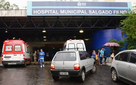 Pacientes sofrem com superlotação no Hospital Salgado Filho