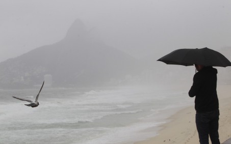 Previsão do tempo: fim de semana tem céu nublado e pancadas de chuva