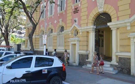 Homem é preso por abusar da enteada dentro de carro em Maricá