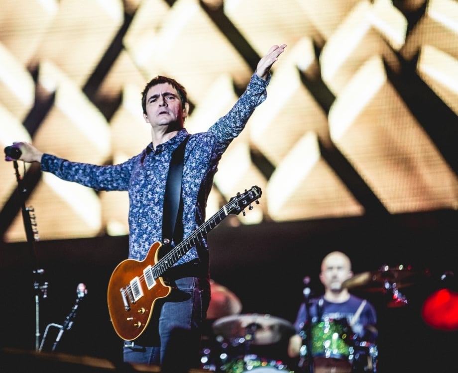 Samuel Rosa rebateu um coment&aacute;rio de um seguidor