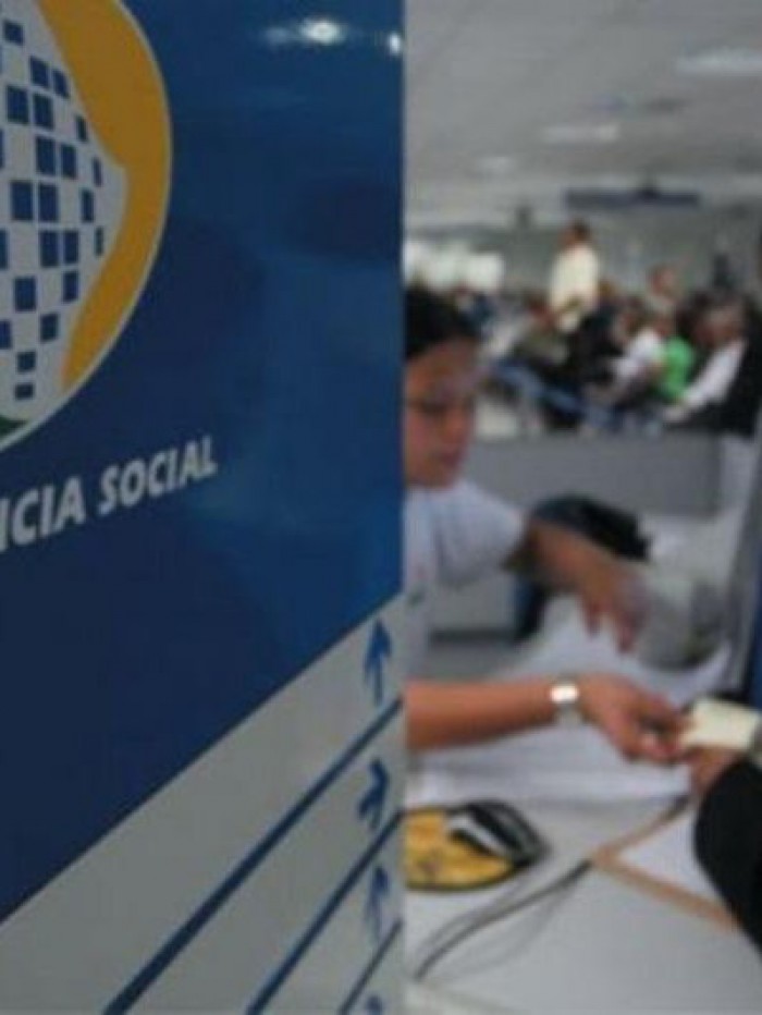 Pagamento do 13&ordm; sal&aacute;rio se refere aos segurados e aos dependentes da Previd&ecirc;ncia Social que, durante este ano, recebem aux&iacute;lio por incapacidade tempor&aacute;ria, aux&iacute;lio-acidente, aposentadoria, pens&atilde;o por morte e aux&iacute;lio-reclus&atilde;o