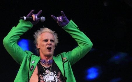 Supla dá lição em seguidor após pergunta machista: 'Tem que respeitas as minas'