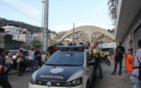 Mãe de menina de 4 anos que morreu com sinais de maus-tratos passa por audiência de custódia