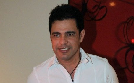 Zezé Di Camargo volta às redes sociais após morte do pai