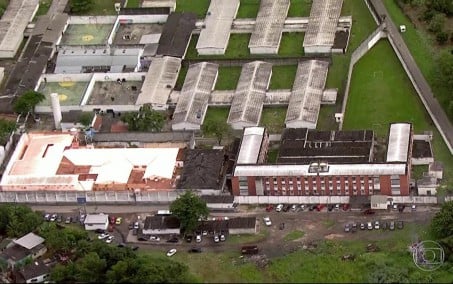 Mulher acusada de furtar carne tem prisão revogada