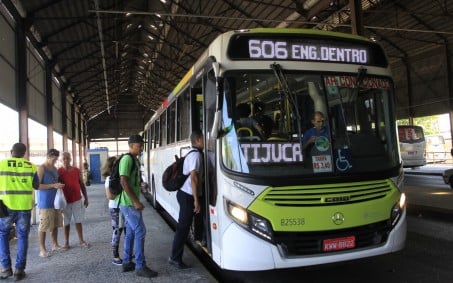 Após veto de Paes, Câmara do Rio promulga lei que prevê pagamento da passagem de ônibus com cartão
