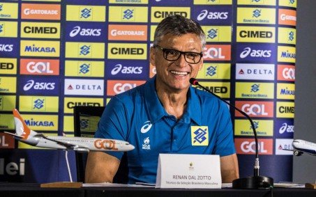 Em recuperação após Covid-19, Renan Dal Zotto participa de 'treino' com técnico Bernardinho