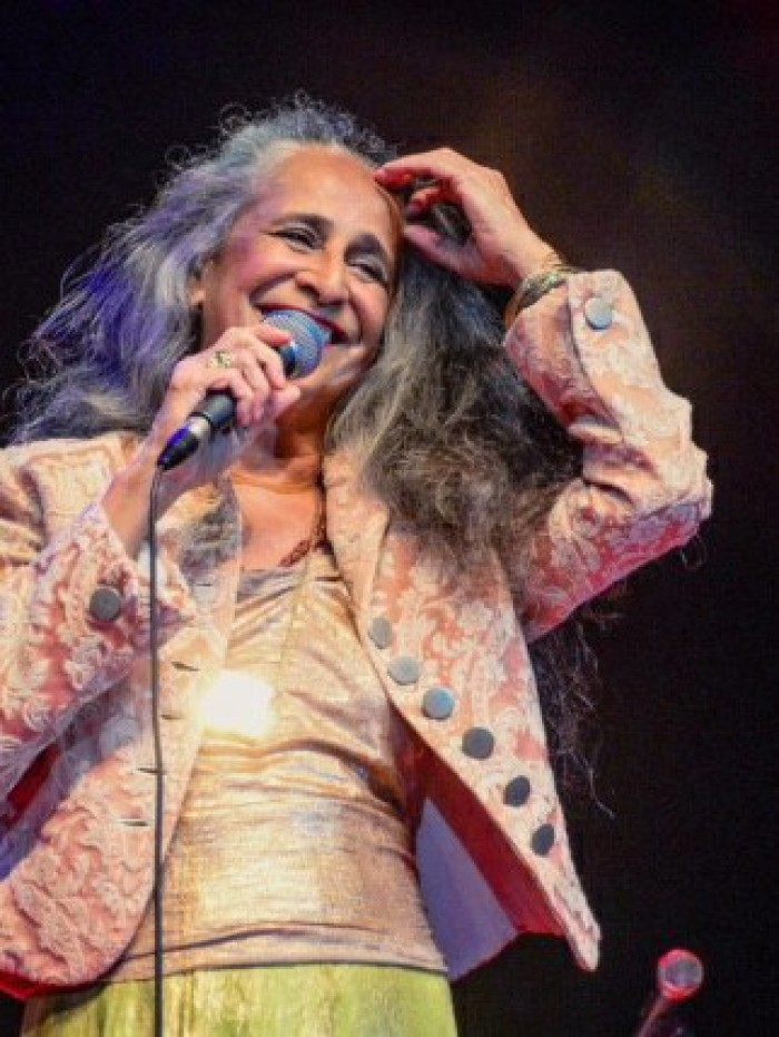 Maria Beth&acirc;nia