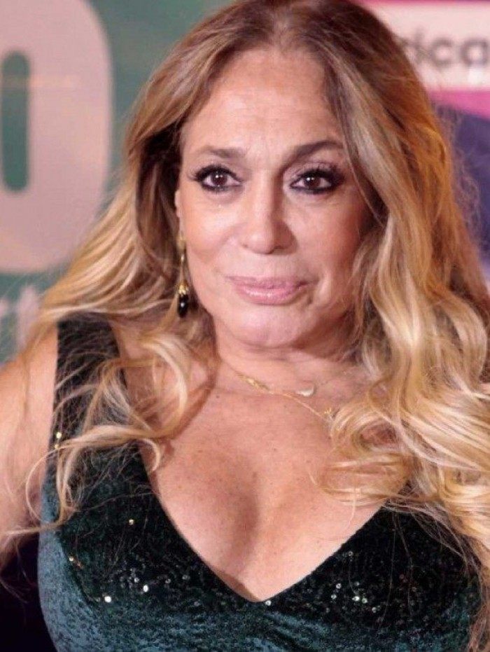 Aos 75 anos, Susana Vieira é conhecida pela sua extensa e consagrada carreira na televisão.