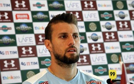 Ex-zagueiro do Fluminense acerta com time da Série B do Brasileirão