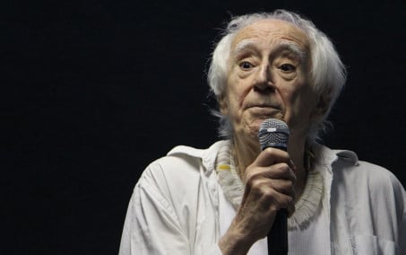 Zé Celso é internado em São Paulo após sofrer queimaduras em casa