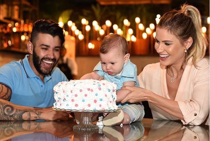 Gusttavo Lima e Andressa Su&iacute;ta revelam sexo de 2&ordm; beb&ecirc; do casal