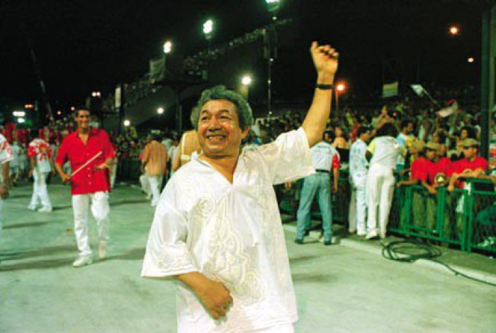 Em 1973, ele fez sua estreia como carnavalesco da escola de samba, ao lado de Maria Augusta, com o enredo 'Eneida: Amor e Fantasia'
