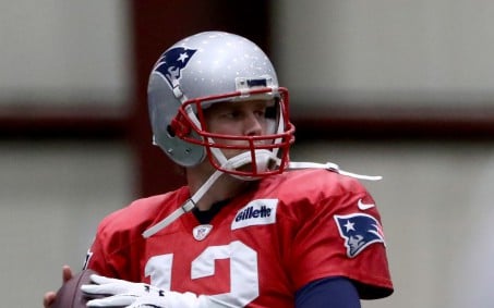 Pelé presta homenagem a Tom Brady, ícone da NFL: 'Uma lenda'