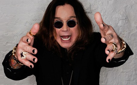 Funeral de Ozzy Osbourne terá homenagem nas ruas de cidade natal do cantor; saiba como assistir