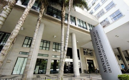 Motorista de ônibus é preso mesmo após ser inocentado pela polícia