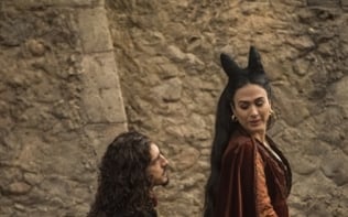 Rodolfo vai atr�s de Lucr�cia