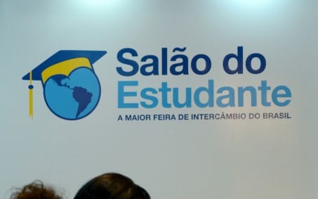 Pesquisa revela que seis a cada dez brasileiros desejam estudar fora do Brasil