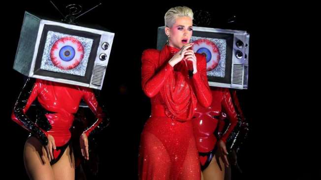  A cantora Katy Perry homenageou Marielle Franco na Apoteose 