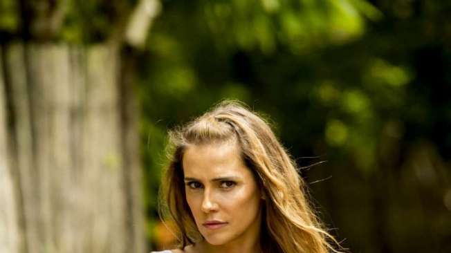 Deborah Secco na pele da vil� Karola de 'Segundo Sol': estreia em maio