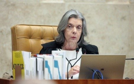 Ministra do STF dá 24 horas para a Abin explicar relatórios que orientaram Flávio Bolsonaro