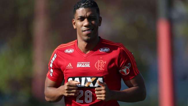 Berrío dividia as opiniões no Flamengo até se machucar: depois, uniu a Nação em torno de sua recuperação