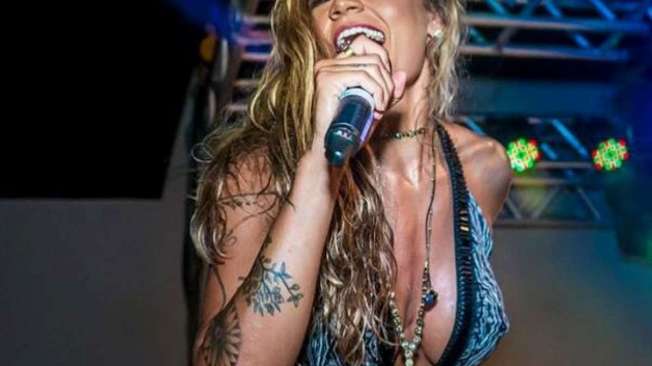 Carol Morena ser� a cantora da  Banda Melanina Carioca (ver cr�dito)