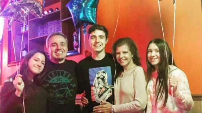 Gugu Liberato e a família
