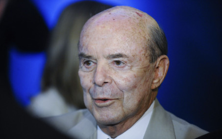 O adeus do político discreto