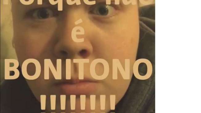 Rebecca faz sucesso com a fanpage 'Minha Professora Gringa'