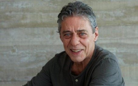 Chico Buarque passa bem após ser submetido a procedimento cirúrgico