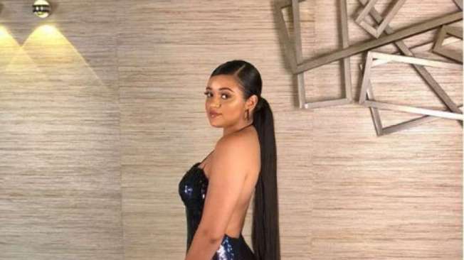 Camilly Vit�ria posa linda 