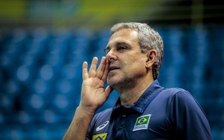 Zé Roberto prevê caminho difícil para seleção feminina de vôlei em Tóquio