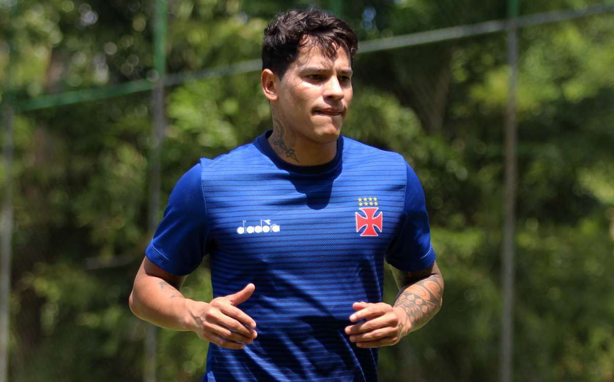 A rotina de les&otilde;es atrapalha a carreira do meia Giovanni Augusto