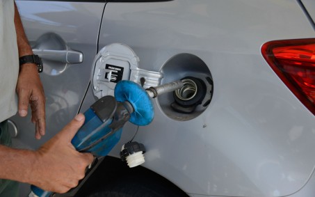 Polícia Civil e MPRJ realizam busca e apreensão contra 'máfia dos combustíveis'