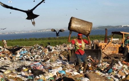 Caixa e BNDES vão estruturar projetos para dar fim a lixões