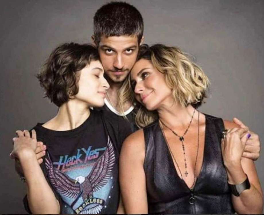 Luisa Arraes (E), Chay Suede e Giovanna Antonelli: m&atilde;e e filhos se separaram h&aacute; 18 anos