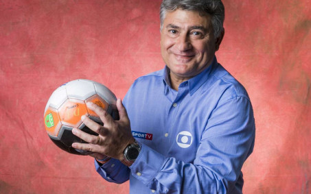 Narrador lamenta saída de Cléber Machado da Globo: 'Amigo leal'
