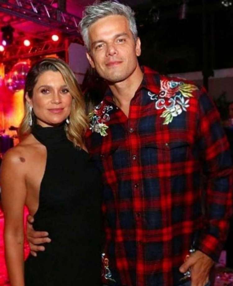 Otaviano com a mulher, Flávia Alessandra, a filha, Olívia, e a enteada, Giulia
