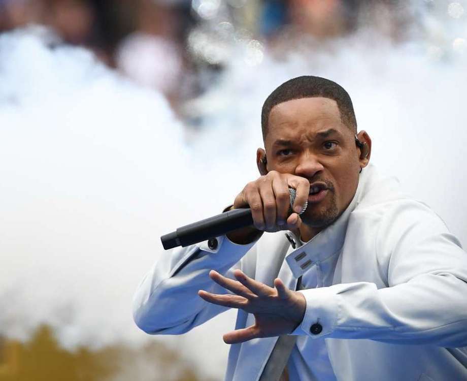 US actor Will Smith performs during the closing ceremony of the Russia 2018 World Cup ahead of the final football match between France and Croatia at the Luzhniki Stadium in Moscow on July 15, 2018. / AFP PHOTO / FRANCK FIFE / RESTRICTED TO EDITORIAL USE - NO MOBILE PUSH ALERTS/DOWNLOADS