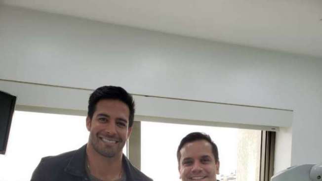 Ator e modelo Beto Malfacini est com lentes nos dentes