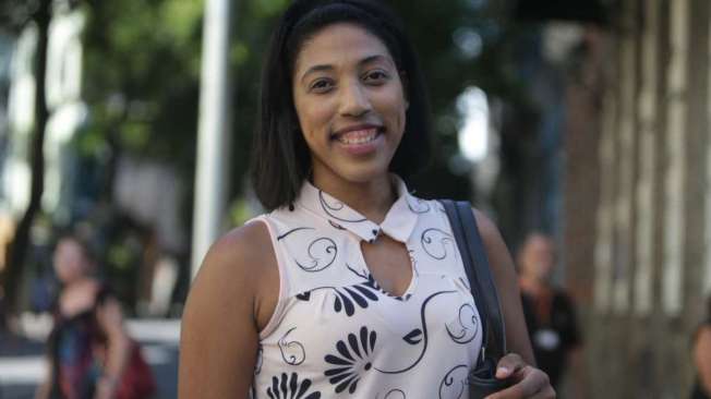 STEPHANIY BRITO, 25 anos, m�dica, mora no Centro do Rio.