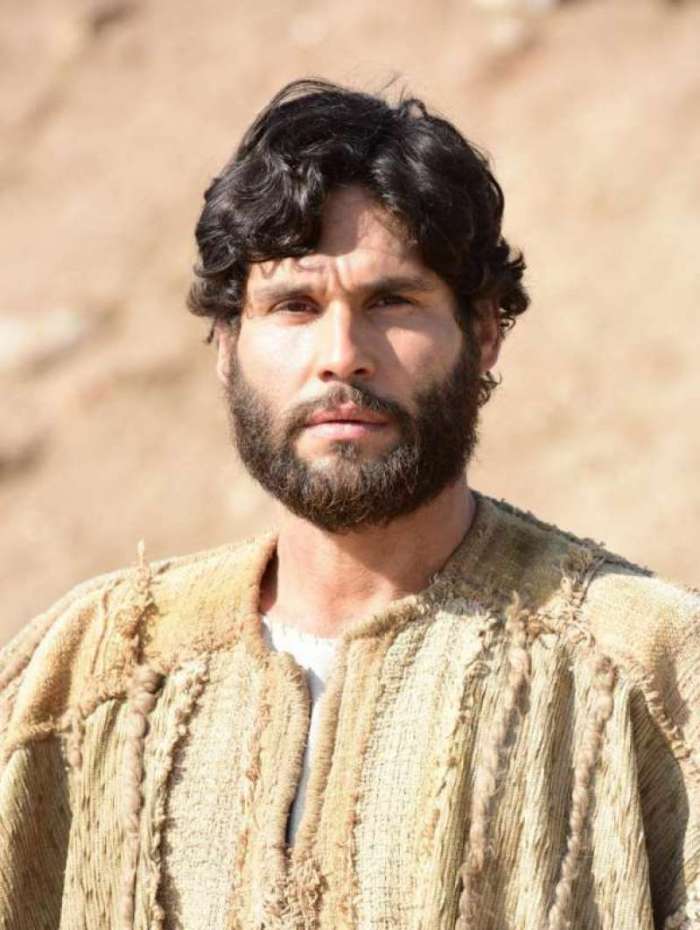 Dudu Azevedo como Jesus