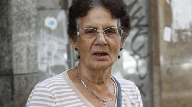 OL�VIA CARVALHO, 79 anos, aposentada, mora no Centro do Rio.