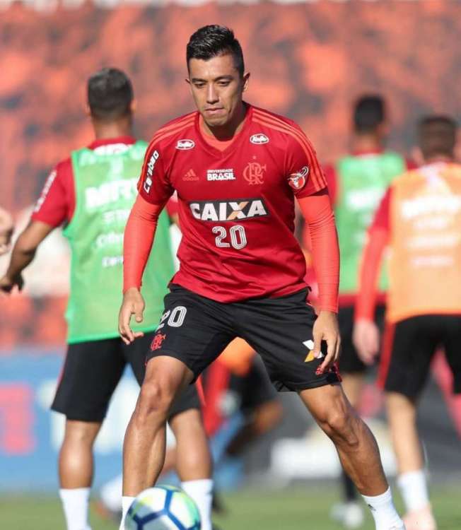 Em 13 jogos pelo Mais Querido, Uribe s&oacute; marcou um gol. O colombiano tem hoje uma chance de ouro